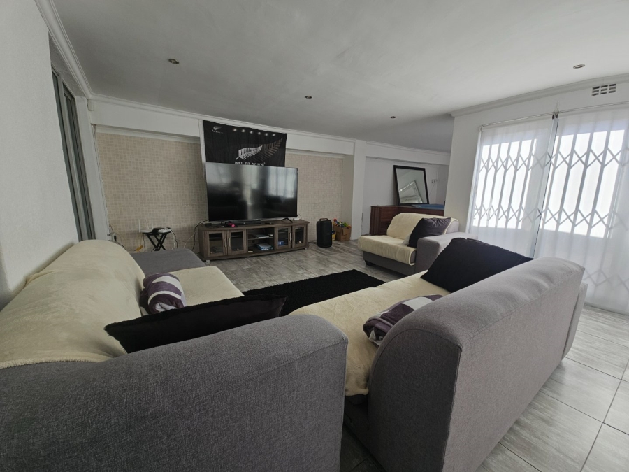4 Bedroom Property for Sale in Marina Da Gama Western Cape